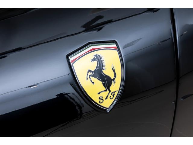 ローマスパイダー 　新車保証継承　ＮｅｒｏＤＳ　左ハンドル車　デイトナスタイルシート　フロントレーダーＡＣＣ　ＬＥＤ付きカーボンステアリングホイール　２０インチクローム仕上鍛造スポーツホイール　ベンチレーテッド電動シート（19枚目）