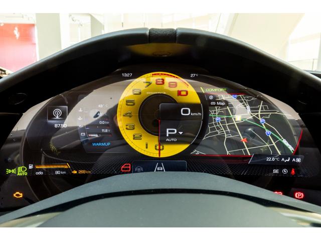 ローマスパイダー 　新車保証継承　ＮｅｒｏＤＳ　左ハンドル車　デイトナスタイルシート　フロントレーダーＡＣＣ　ＬＥＤ付きカーボンステアリングホイール　２０インチクローム仕上鍛造スポーツホイール　ベンチレーテッド電動シート（28枚目）