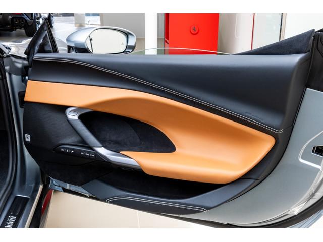 ２９６ＧＴＳ 　新車保証継承　ＧｒｉｇｉｏＴｉｔａｎｉｏ　右ハンドル車　サスペンションリフター搭載　２０インチマットグレーダイヤモンドカット鍛造ホイール　カーボンファーバー（アンダードアカバー・ホイールキャップ）（36枚目）