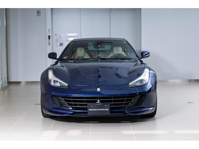 GTC4ルッソ 認定中古車保証 BLU TOUR DE FRANCE 522 前後サスペンションリフター フロントグリルダーククローム仕上 20インチダイヤモンドカット鍛造ホイールカーボンファーバードライバーゾーン(4枚目)