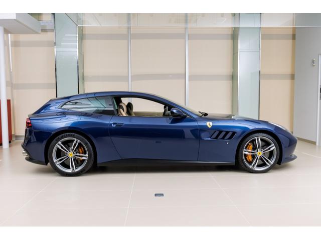 GTC4ルッソ 認定中古車保証 BLU TOUR DE FRANCE 522 前後サスペンションリフター フロントグリルダーククローム仕上 20インチダイヤモンドカット鍛造ホイールカーボンファーバードライバーゾーン(6枚目)