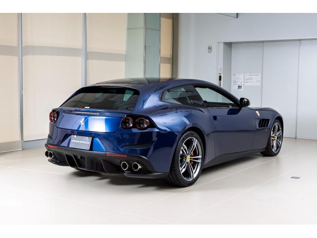 GTC4ルッソ 認定中古車保証 BLU TOUR DE FRANCE 522 前後サスペンションリフター フロントグリルダーククローム仕上 20インチダイヤモンドカット鍛造ホイールカーボンファーバードライバーゾーン(7枚目)