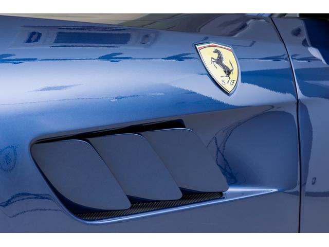 GTC4ルッソ 認定中古車保証 BLU TOUR DE FRANCE 522 前後サスペンションリフター フロントグリルダーククローム仕上 20インチダイヤモンドカット鍛造ホイールカーボンファーバードライバーゾーン(15枚目)