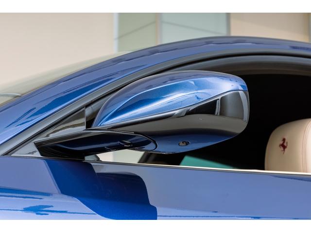 GTC4ルッソ 認定中古車保証 BLU TOUR DE FRANCE 522 前後サスペンションリフター フロントグリルダーククローム仕上 20インチダイヤモンドカット鍛造ホイールカーボンファーバードライバーゾーン(17枚目)