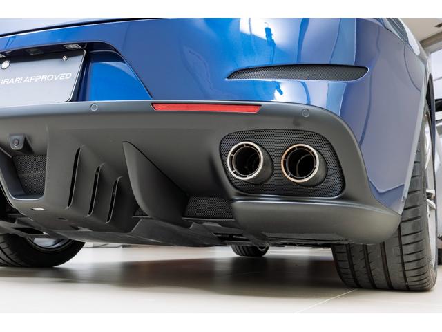 GTC4ルッソ 認定中古車保証 BLU TOUR DE FRANCE 522 前後サスペンションリフター フロントグリルダーククローム仕上 20インチダイヤモンドカット鍛造ホイールカーボンファーバードライバーゾーン(20枚目)