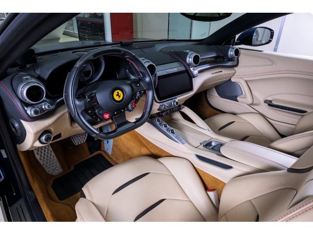 GTC4ルッソ 認定中古車保証 BLU TOUR DE FRANCE 522 前後サスペンションリフター フロントグリルダーククローム仕上 20インチダイヤモンドカット鍛造ホイールカーボンファーバードライバーゾーン(21枚目)