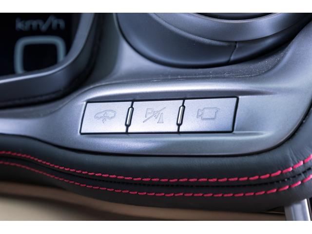 GTC4ルッソ 認定中古車保証 BLU TOUR DE FRANCE 522 前後サスペンションリフター フロントグリルダーククローム仕上 20インチダイヤモンドカット鍛造ホイールカーボンファーバードライバーゾーン(24枚目)