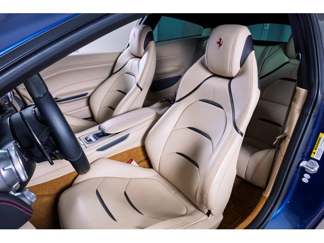 GTC4ルッソ 認定中古車保証 BLU TOUR DE FRANCE 522 前後サスペンションリフター フロントグリルダーククローム仕上 20インチダイヤモンドカット鍛造ホイールカーボンファーバードライバーゾーン(32枚目)