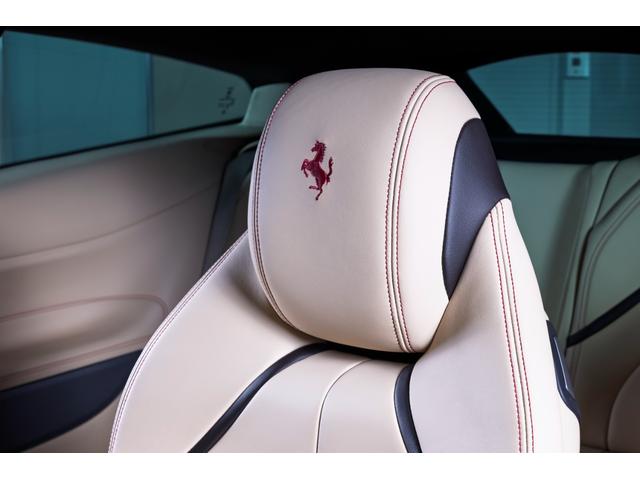 GTC4ルッソ 認定中古車保証 BLU TOUR DE FRANCE 522 前後サスペンションリフター フロントグリルダーククローム仕上 20インチダイヤモンドカット鍛造ホイールカーボンファーバードライバーゾーン(33枚目)