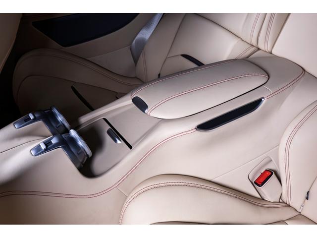 GTC4ルッソ 認定中古車保証 BLU TOUR DE FRANCE 522 前後サスペンションリフター フロントグリルダーククローム仕上 20インチダイヤモンドカット鍛造ホイールカーボンファーバードライバーゾーン(36枚目)