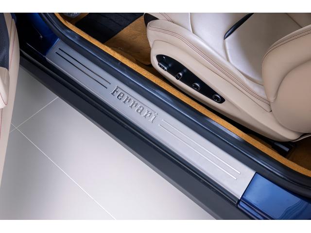 GTC4ルッソ 認定中古車保証 BLU TOUR DE FRANCE 522 前後サスペンションリフター フロントグリルダーククローム仕上 20インチダイヤモンドカット鍛造ホイールカーボンファーバードライバーゾーン(39枚目)