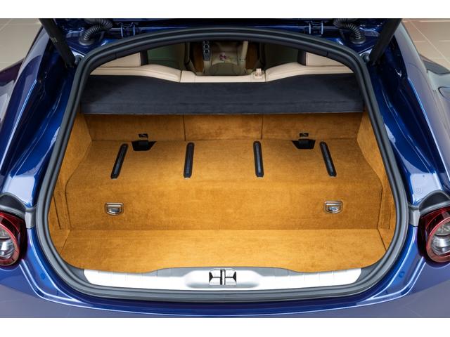 GTC4ルッソ 認定中古車保証 BLU TOUR DE FRANCE 522 前後サスペンションリフター フロントグリルダーククローム仕上 20インチダイヤモンドカット鍛造ホイールカーボンファーバードライバーゾーン(40枚目)