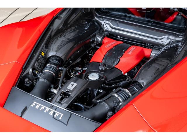 F8トリブート F1DCT 左H フロントサスペンションリフター LED付きカーボンステアリングホイール 20インチ鍛造グロスブリリアントシルバーホイール アダプティブヘッドライト フロントサスペンションリフター カーボンエンジンルームシールド(4枚目)