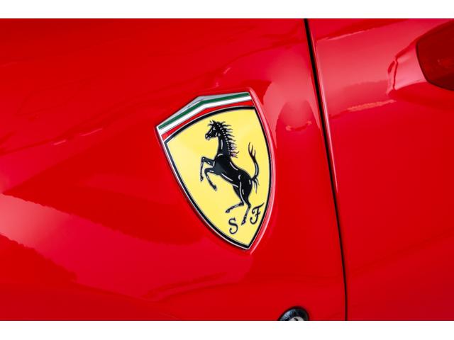 F8トリブート F1DCT 左H フロントサスペンションリフター LED付きカーボンステアリングホイール 20インチ鍛造グロスブリリアントシルバーホイール アダプティブヘッドライト フロントサスペンションリフター カーボンエンジンルームシールド(14枚目)