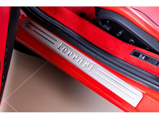 F8トリブート F1DCT 左H フロントサスペンションリフター LED付きカーボンステアリングホイール 20インチ鍛造グロスブリリアントシルバーホイール アダプティブヘッドライト フロントサスペンションリフター カーボンエンジンルームシールド(34枚目)