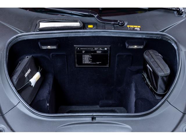 F8トリブート F1DCT 左H フロントサスペンションリフター LED付きカーボンステアリングホイール 20インチ鍛造グロスブリリアントシルバーホイール アダプティブヘッドライト フロントサスペンションリフター カーボンエンジンルームシールド(35枚目)