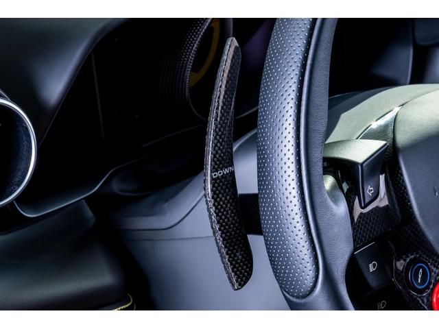 Ｆ８トリブート 　ＬＥＤ付カーボンステアリングホイール＋カーボンファイバードラーバーゾーン　２０インチ鍛造マットホイール　カーボンレーシングシート　サスペンションリフター　カーボン（センターコンソール　エンジンカバー）（21枚目）