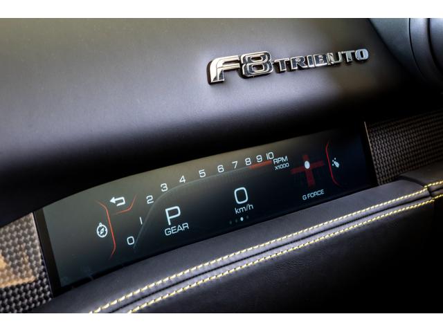 Ｆ８トリブート 　ＬＥＤ付カーボンステアリングホイール＋カーボンファイバードラーバーゾーン　２０インチ鍛造マットホイール　カーボンレーシングシート　サスペンションリフター　カーボン（センターコンソール　エンジンカバー）（26枚目）