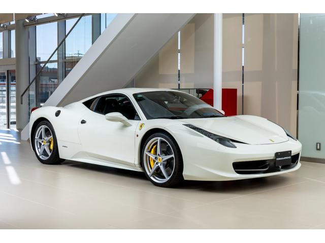 458イタリア ベースグレード カーボンファイバーレーシングシートカーボンファイバーレーシングシート+フロントサスペンションリフター付 LED付きカーボンステアリングホイール 20インチ鍛造スポーツホイール アダプティブヘッドライト(9枚目)