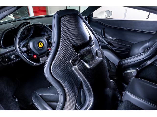 458イタリア ベースグレード カーボンファイバーレーシングシートカーボンファイバーレーシングシート+フロントサスペンションリフター付 LED付きカーボンステアリングホイール 20インチ鍛造スポーツホイール アダプティブヘッドライト(25枚目)