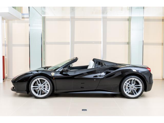 488スパイダー F1 DCT LED付きカーボンステアリングホイール(11枚目)