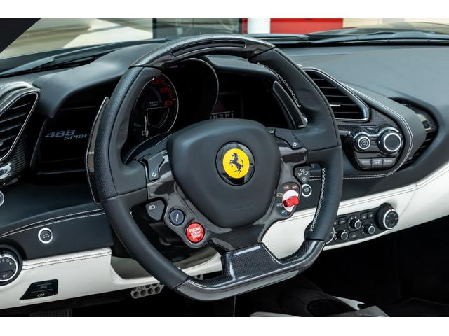 488スパイダー F1 DCT LED付きカーボンステアリングホイール(22枚目)