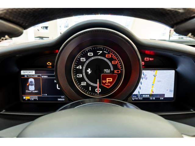 488スパイダー F1 DCT LED付きカーボンステアリングホイール(26枚目)