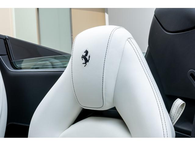 488スパイダー F1 DCT LED付きカーボンステアリングホイール(28枚目)