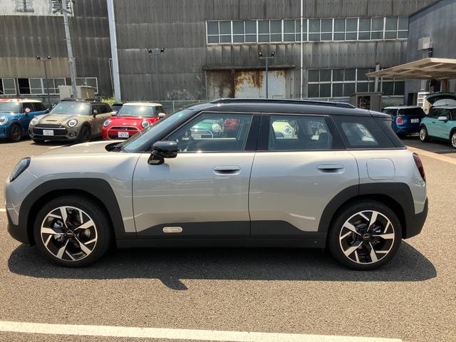 ＭＩＮＩ エースマンＥ　クラシック・トリム　正規認定中古車　新車保証継承　ＭＩＮＩＮＥＸＴ保証　クラシックトリム　ＥＴＣ２．０　アップルカープレイ　アンドロイドオート　クラウドナビ　　ＰＤＣ＋前後カメラ（8枚目）