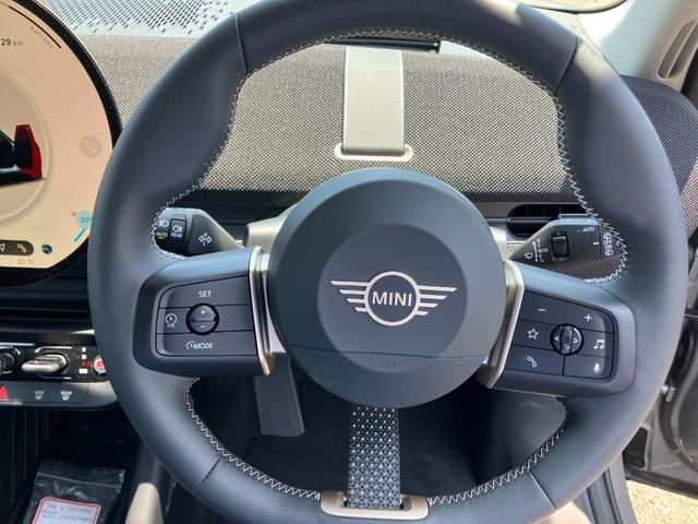 ＭＩＮＩ エースマンＥ　クラシック・トリム　正規認定中古車　新車保証継承　ＭＩＮＩＮＥＸＴ保証　クラシックトリム　ＥＴＣ２．０　アップルカープレイ　アンドロイドオート　クラウドナビ　　ＰＤＣ＋前後カメラ（13枚目）