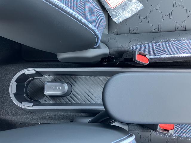 ＭＩＮＩ エースマンＥ　クラシック・トリム　正規認定中古車　新車保証継承　ＭＩＮＩＮＥＸＴ保証　クラシックトリム　ＥＴＣ２．０　アップルカープレイ　アンドロイドオート　クラウドナビ　　ＰＤＣ＋前後カメラ（21枚目）
