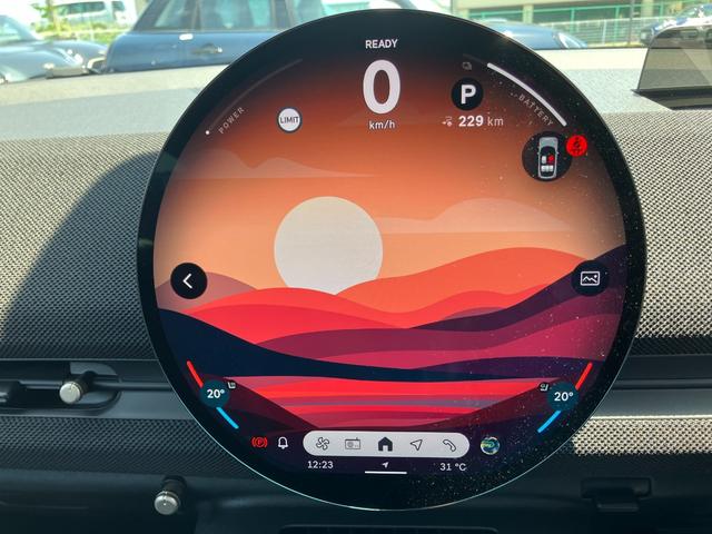 ＭＩＮＩ エースマンＥ　クラシック・トリム　正規認定中古車　新車保証継承　ＭＩＮＩＮＥＸＴ保証　クラシックトリム　ＥＴＣ２．０　アップルカープレイ　アンドロイドオート　クラウドナビ　　ＰＤＣ＋前後カメラ（25枚目）