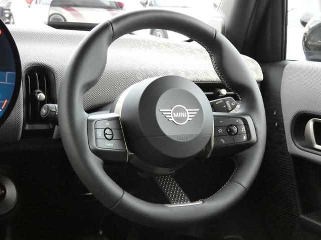 ＭＩＮＩ クーパーＳ　フェイバード・トリム　Ｍパッケージ　正規認定中古車　保証整備付　弊社試乗車　ナビ　ＥＴＣ　ドラレコ　バックカメラ　電動シート　ハーマンカードン　衝突軽減ブレーキ　アイドリングストップ　障害物ソナー　レーンキープ（6枚目）