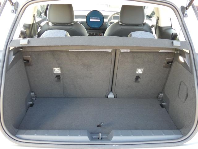 MINI クーパーSE クラシック・トリム 正規認定中古車 保証整備付 弊社試乗車 急速充電 ナビ ETC ドラレコ バックカメラ 衝突軽減ブレーキ 障害物ソナー レーンキープ アダプティブクルコン LEDライト 純正ホイール(31枚目)