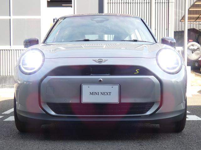 MINI クーパーSE クラシック・トリム 正規認定中古車 保証整備付 弊社試乗車 急速充電 ナビ ETC ドラレコ バックカメラ 衝突軽減ブレーキ 障害物ソナー レーンキープ アダプティブクルコン LEDライト 純正ホイール(42枚目)