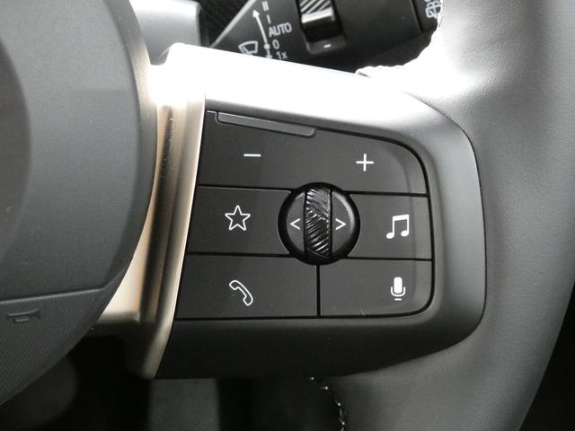 �n���h�������𗣂����ƂȂ��I�[�f�B�I�̉��ʒ����Ȃǂ��\�ł��I