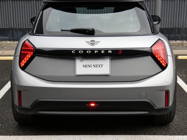 �l�h�m�h�炵�����j�[�N�ȃe�[�������v�I�o�b�N�t�H�O����������Ă��܂��I