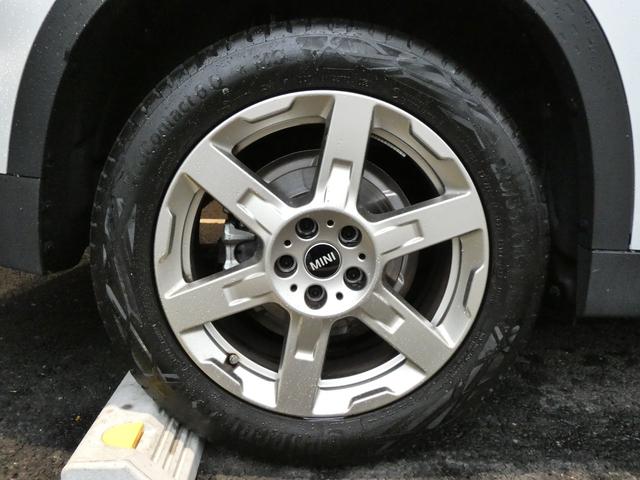 ＭＩＮＩ カントリーマンＣ　フェイバリット・トリム　正規認定中古車　保証整備付　弊社試乗車　ナビ　ＥＴＣ　ドラレコ　バックカメラ　衝突軽減ブレーキ　アイドリングストップ　障害物ソナー　レーンキープ　アダプティブクルコン　ＬＥＤライト　純正ホイール（59枚目）