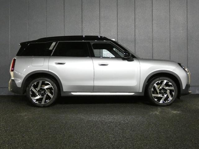 ＭＩＮＩ カントリーマンＳオール４　フェイバード・トリム　Ｍパッケージ　正規認定中古車　保証整備付　弊社試乗車　ナビ　ＥＴＣ　ドラレコ　バックカメラ　電動シート　ハーマンカードン　衝突軽減ブレーキ　アイドリングストップ　障害物ソナー　レーンキープ　Ａクルコン（50枚目）