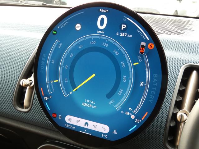 ＭＩＮＩ カントリーマンＳＥオール４　フェイバード・トリム　Ｍパッケージ　正規認定中古車　保証整備付　弊社試乗車　急速充電　ナビ　ＥＴＣ　ドラレコ　バックカメラ　電動シート　ハーマンカードン　衝突軽減ブレーキ　アイドリングストップ　障害物ソナー　レーンキープ（4枚目）