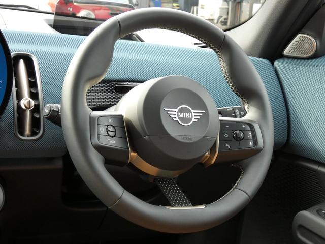 ＭＩＮＩ カントリーマンＳＥオール４　フェイバード・トリム　Ｍパッケージ　正規認定中古車　保証整備付　弊社試乗車　急速充電　ナビ　ＥＴＣ　ドラレコ　バックカメラ　電動シート　ハーマンカードン　衝突軽減ブレーキ　アイドリングストップ　障害物ソナー　レーンキープ（6枚目）
