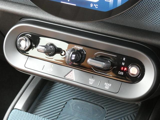 ＭＩＮＩ カントリーマンＳＥオール４　フェイバード・トリム　Ｍパッケージ　正規認定中古車　保証整備付　弊社試乗車　急速充電　ナビ　ＥＴＣ　ドラレコ　バックカメラ　電動シート　ハーマンカードン　衝突軽減ブレーキ　アイドリングストップ　障害物ソナー　レーンキープ（17枚目）