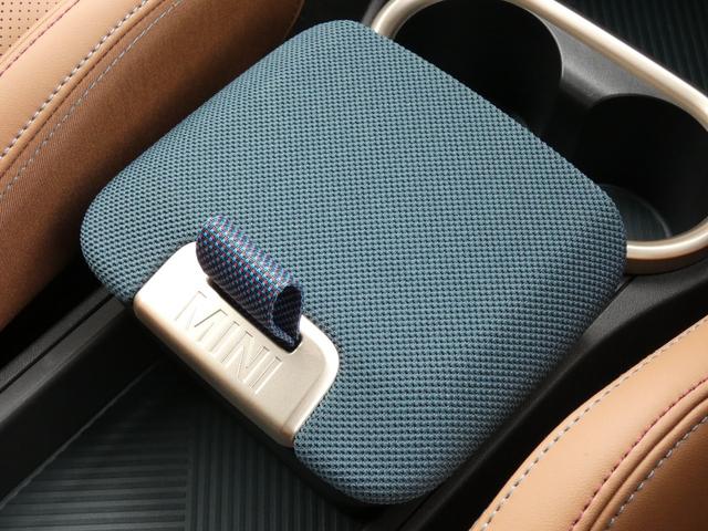 ＭＩＮＩ カントリーマンＳＥオール４　フェイバード・トリム　Ｍパッケージ　正規認定中古車　保証整備付　弊社試乗車　急速充電　ナビ　ＥＴＣ　ドラレコ　バックカメラ　電動シート　ハーマンカードン　衝突軽減ブレーキ　アイドリングストップ　障害物ソナー　レーンキープ（20枚目）