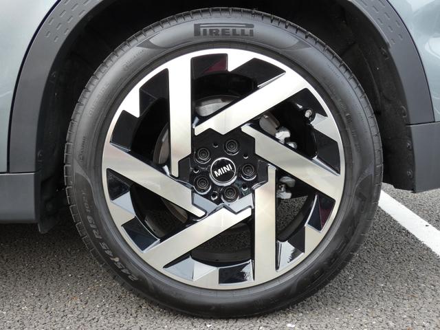 ＭＩＮＩ カントリーマンＳＥオール４　フェイバード・トリム　Ｍパッケージ　正規認定中古車　保証整備付　弊社試乗車　急速充電　ナビ　ＥＴＣ　ドラレコ　バックカメラ　電動シート　ハーマンカードン　衝突軽減ブレーキ　アイドリングストップ　障害物ソナー　レーンキープ（65枚目）