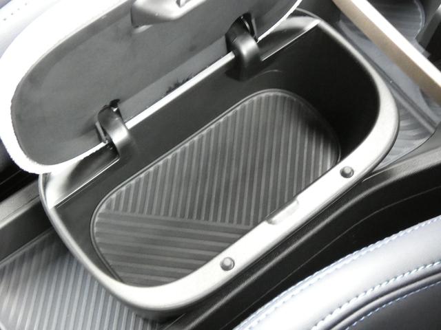 ＭＩＮＩ クーパーＣ　フェイバード・トリム　正規認定中古車　保証整備付　弊社試乗車　ナビ　ＥＴＣ　バックカメラ　衝突軽減ブレーキ　アイドリングストップ　障害物ソナー　レーンキープ　アダプティブクルコン　ＬＥＤライト　純正ホイール（19枚目）