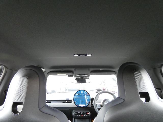 ＭＩＮＩ クーパーＣ　フェイバード・トリム　正規認定中古車　保証整備付　弊社試乗車　ナビ　ＥＴＣ　バックカメラ　衝突軽減ブレーキ　アイドリングストップ　障害物ソナー　レーンキープ　アダプティブクルコン　ＬＥＤライト　純正ホイール（29枚目）