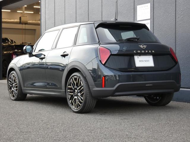 ＭＩＮＩ クーパーＣ　フェイバード・トリム　正規認定中古車　保証整備付　弊社試乗車　ナビ　ＥＴＣ　バックカメラ　衝突軽減ブレーキ　アイドリングストップ　障害物ソナー　レーンキープ　アダプティブクルコン　ＬＥＤライト　純正ホイール（42枚目）