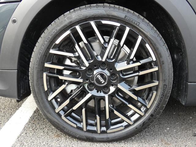 ＭＩＮＩ クーパーＣ　フェイバード・トリム　正規認定中古車　保証整備付　弊社試乗車　ナビ　ＥＴＣ　バックカメラ　衝突軽減ブレーキ　アイドリングストップ　障害物ソナー　レーンキープ　アダプティブクルコン　ＬＥＤライト　純正ホイール（54枚目）