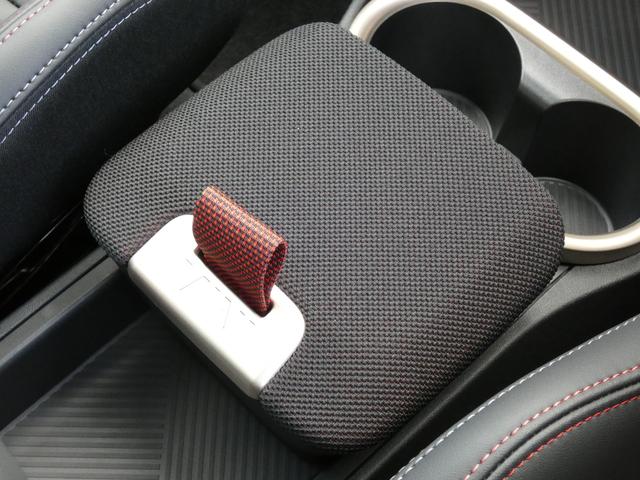 �l�h�m�h�炵�����j�[�N�ȃf�U�C���̃Z���^�[�R���\�[���{�b�N�X�I