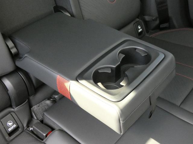 �h�����N�z���_�[�t���̃A�[�����X�g����������Ă��܂��I